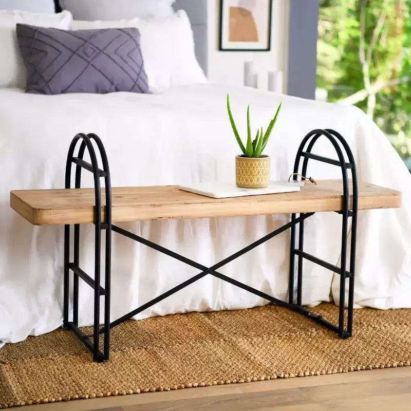 Banc en bois et métal - Entrée et salon de style bohème moderne