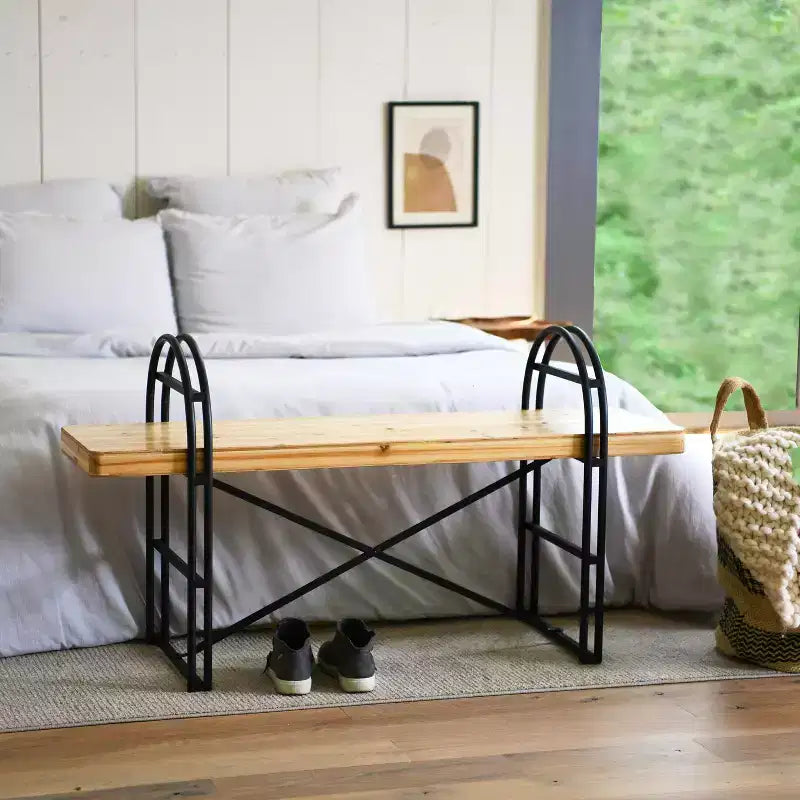 Banc en bois et métal - Entrée et salon de style bohème moderne